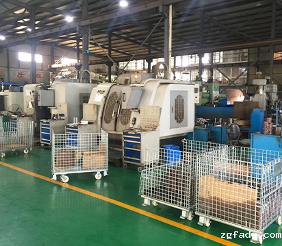 叶片式气动马达生产车间一角