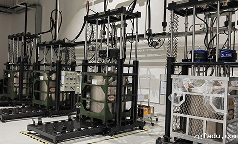 长春红旗汽车1000L打胶泵气动升降机