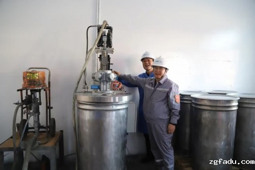 雷竞技newbee官网赞助商为中集载具进行搅拌机称重系统改造作业